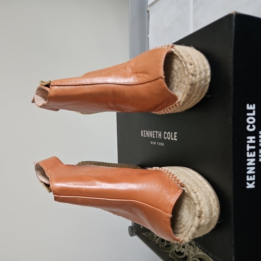 Kenneth Cole Tan Espadrille Shoes with Sleek Design